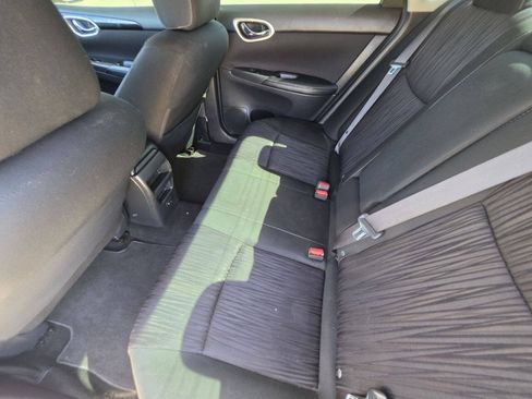 Used 2019 Nissan Sentra SV FWD image 5