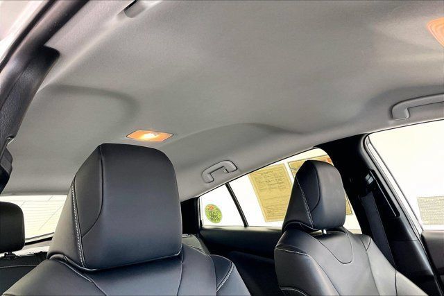 Used 2022 Toyota Prius Prime XLE FWD image 25