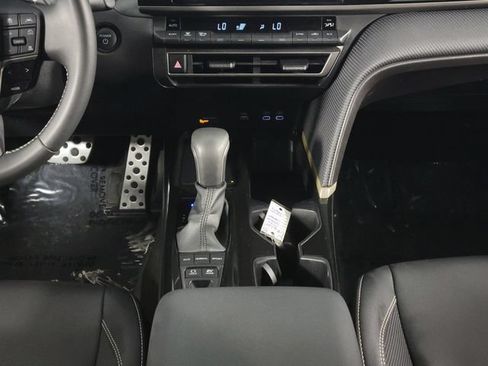 Used 2025 Toyota Camry SE FWD image 24
