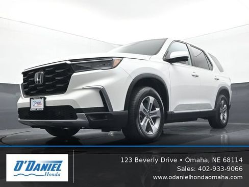 Used 2025 Honda Pilot EX-L image 9