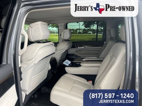 Used 2022 Jeep Grand Wagoneer Series I AWD/4WD image 11