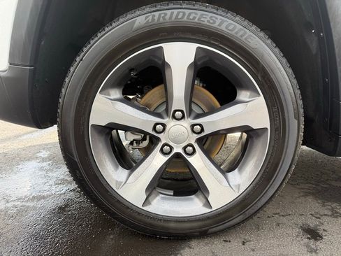 Used 2025 Jeep Grand Cherokee Limited image 51