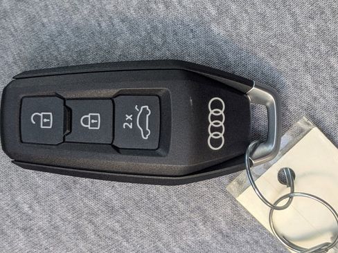 New 2025 Audi SQ6 e-tron Premium Plus image 31