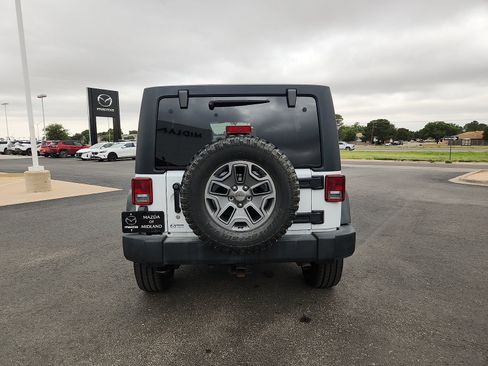 Used 2017 Jeep Wrangler Unlimited Rubicon AWD/4WD image 6