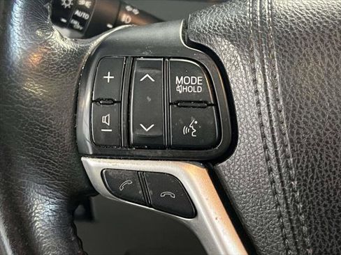 Used 2018 Toyota Sienna XLE image 20