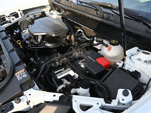 Used 2021 GMC Acadia SLT w/ Technology Package image 15