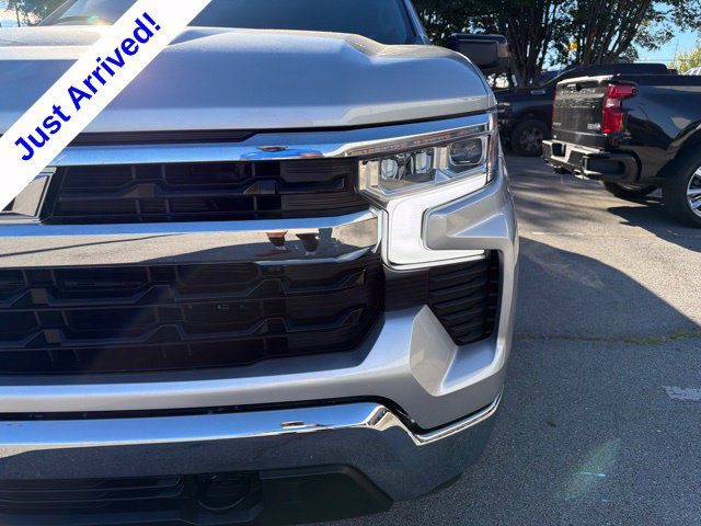 Used 2022 Chevrolet Silverado 1500 LT AWD/4WD image 10