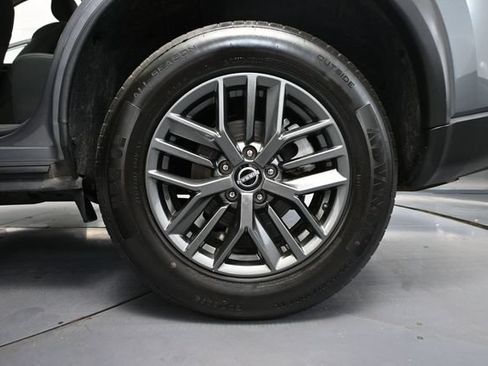 Used 2024 Nissan Rogue S FWD image 13