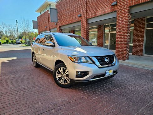 Used 2020 Nissan Pathfinder SV w/ Cargo Package image 1