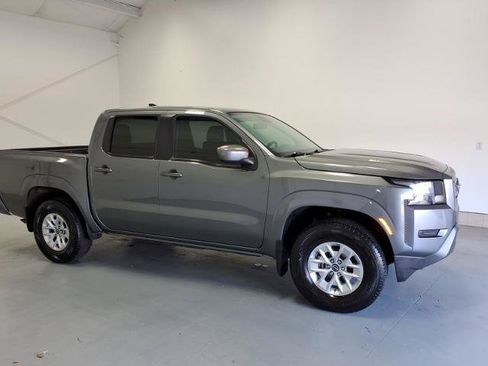 Used 2024 Nissan Frontier SV w/ Technology Package AWD/4WD image 2