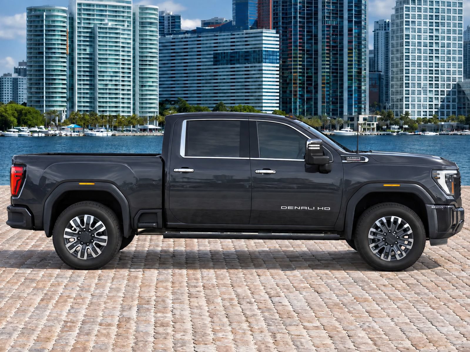 Used 2024 GMC Sierra 2500 Denali Ultimate w/ Max Trailering Package AWD/4WD image 4