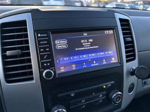 Used 2019 Nissan Frontier SV image 16