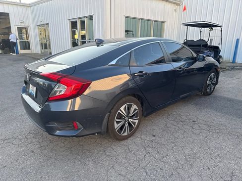 Used 2017 Honda Civic EX-T image 4