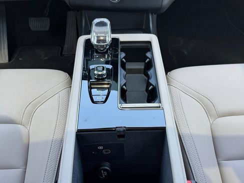 Certified 2025 Volvo XC90 B5 Plus AWD/4WD image 15