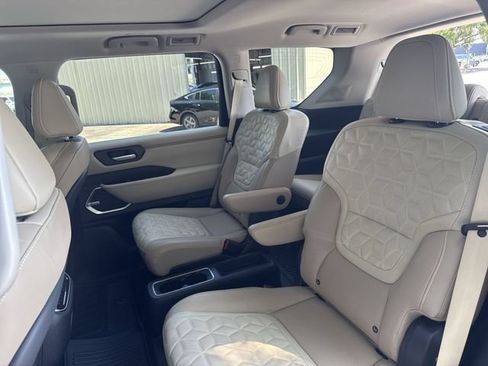 Certified 2025 Nissan Armada Platinum AWD/4WD image 16