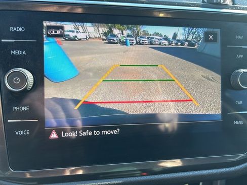 Used 2021 Volkswagen Tiguan SEL image 12