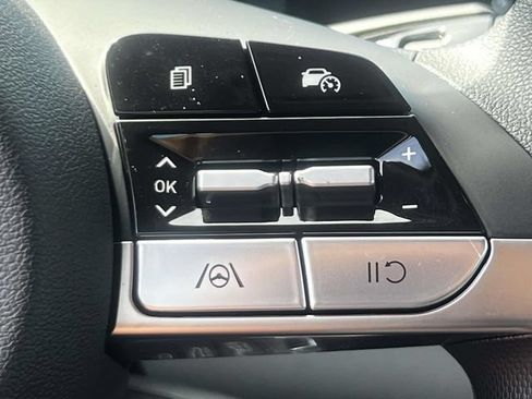 Certified 2026 Hyundai Elantra SE FWD image 21