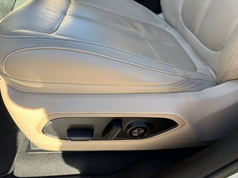 Used 2022 Jeep Grand Cherokee Limited 4xe image 22