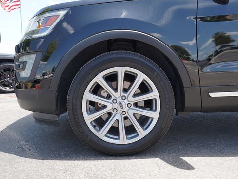 Used 2017 Ford Explorer Limited AWD/4WD image 29