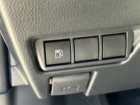 Certified 2025 Toyota Prius LE image 23