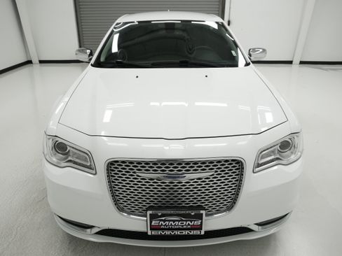 Used 2017 Chrysler 300 Limited w/ Driver Convenience Group RWD image 2