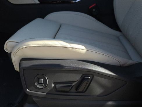 New 2025 Audi Q5 Premium Plus image 17