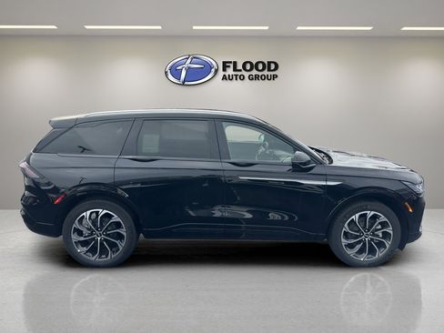 New 2026 Lincoln Nautilus Reserve image 4