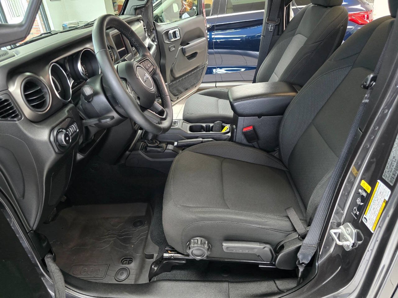 Used 2022 Jeep Wrangler Unlimited Sport AWD/4WD image 19