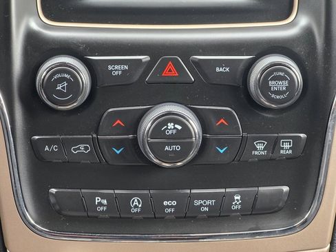 Used 2017 Jeep Grand Cherokee Laredo w/ Quick Order Package 23E image 16