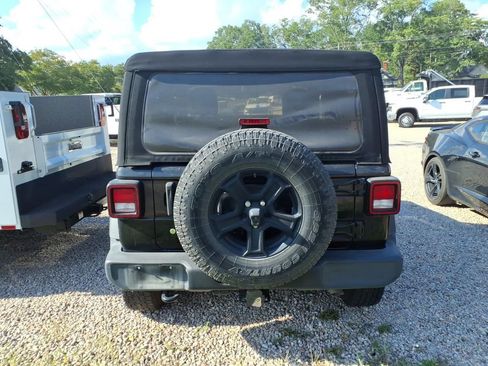 Used 2018 Jeep Wrangler Sport AWD/4WD image 5