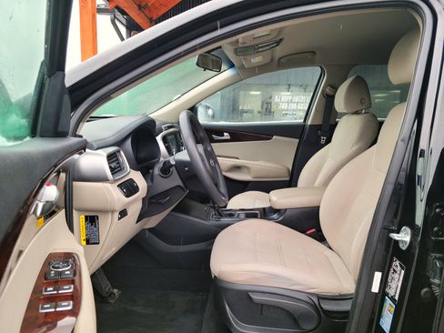 Used 2018 Kia Sorento AWD image 15