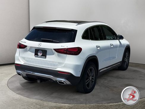 Used 2025 Mercedes-Benz GLA 250 4MATIC image 7