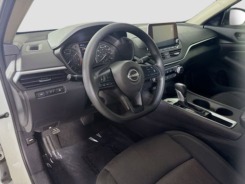 Used 2025 Nissan Altima 2.5 S image 23