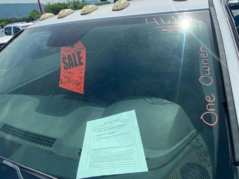 Used 2015 RAM 3500 Tradesman w/ Chrome Appearance Group image 4