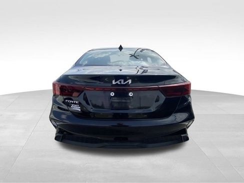 Used 2024 Kia Forte LXS w/ LXS Technology Package FWD image 8