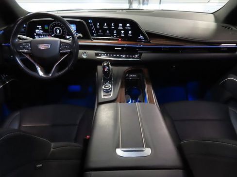 Used 2022 Cadillac Escalade ESV Luxury image 25