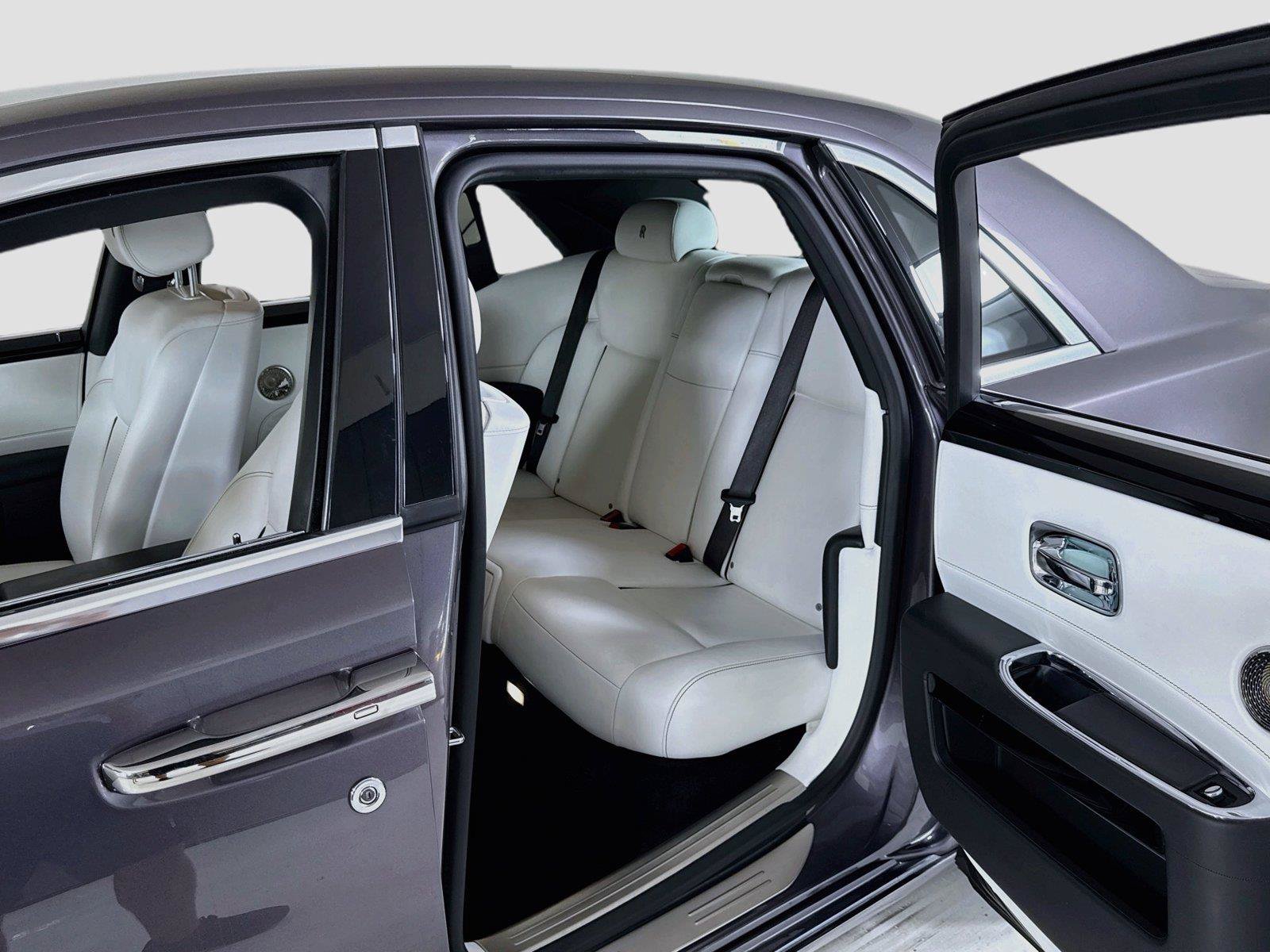 Used 2019 Rolls-Royce Ghost RWD image 24