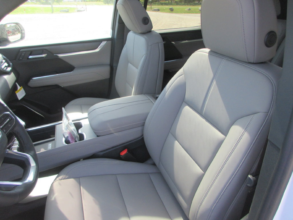 New 2027 GMC Acadia Elevation w/ Black Edition AWD/4WD image 11