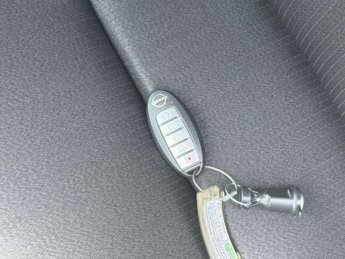 Used 2025 Nissan Altima 2.5 SV FWD image 21