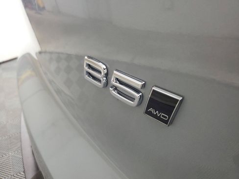 Certified 2025 Volvo XC40 B5 Plus w/ Protection Package Premier AWD/4WD image 7