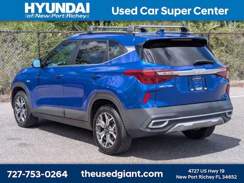 Used 2023 Kia Seltos EX AWD/4WD image 3