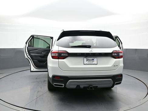Used 2023 Honda Pilot Elite image 49