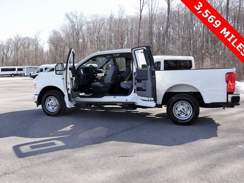 Used 2023 Ford F250 XL w/ XL Chrome Package image 9