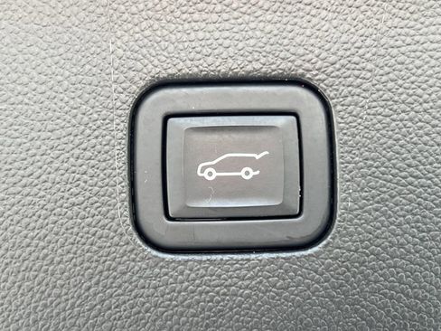 Used 2024 Buick Enclave Premium FWD image 6