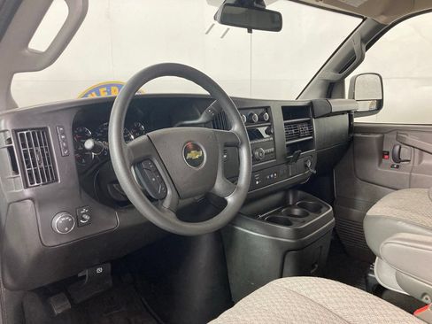 Used 2025 Chevrolet Express 3500 LT w/ LT Preferred Equipment Group RWD image 13