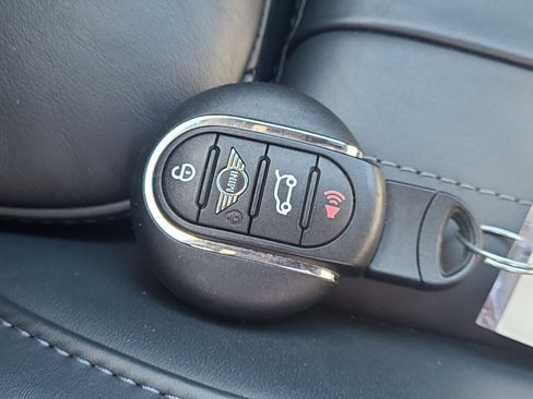 Used 2011 MINI Cooper Hardtop image 30