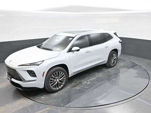 Used 2026 Buick Enclave Avenir w/ Super Cruise Package image 23