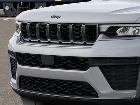 New 2026 Jeep Grand Cherokee Altitude RWD image 11