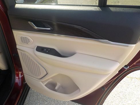 New 2026 Jeep Grand Cherokee Limited image 9