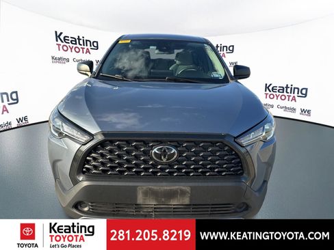 Used 2022 Toyota Corolla Cross L image 2